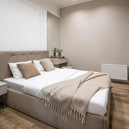 Apartmán з двома спальнями! центр! *