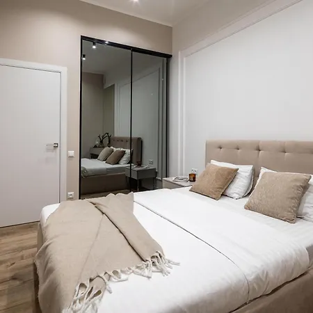 з двома спальнями! центр! Apartment *