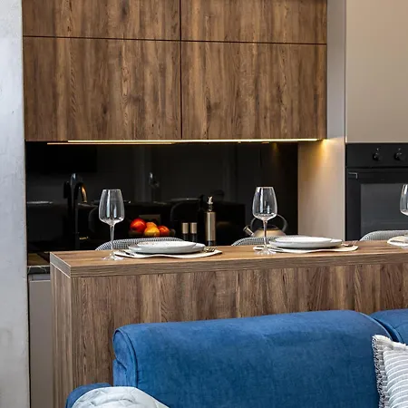 з двома спальнями! центр! *