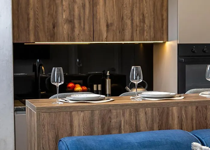 з двома спальнями! центр! *